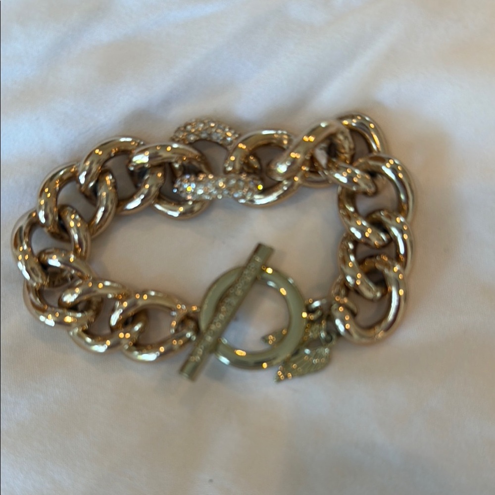 Victoria's Secret Shiny Gold Link Bracelet with Toggle
